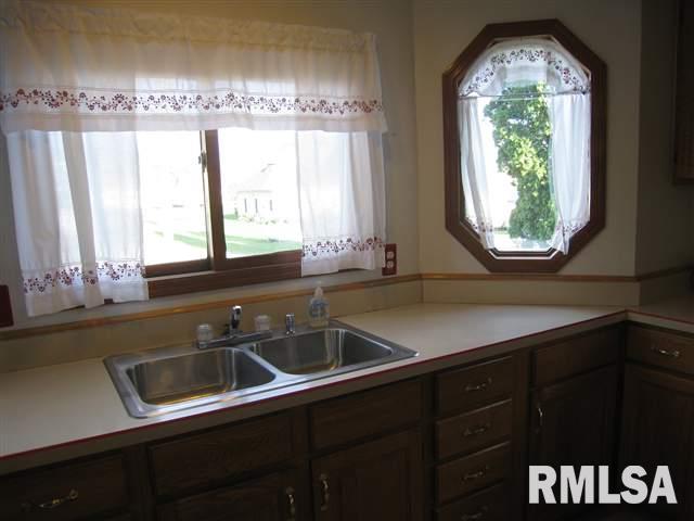 319 Main Street Bennett, IA 52721 - Photo 11 of 24 Gallery Image 11