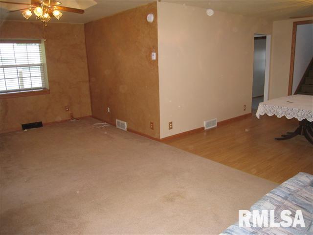 319 Main Street Bennett, IA 52721 - Photo 14 of 24 Gallery Image 14