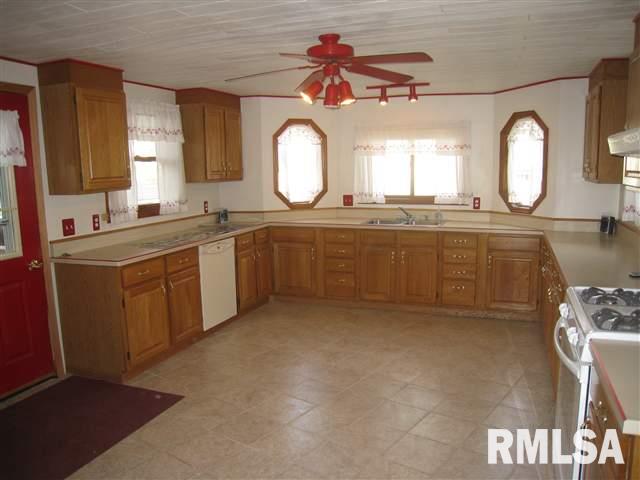 319 Main Street Bennett, IA 52721 - Photo 7 of 24 Gallery Image 7