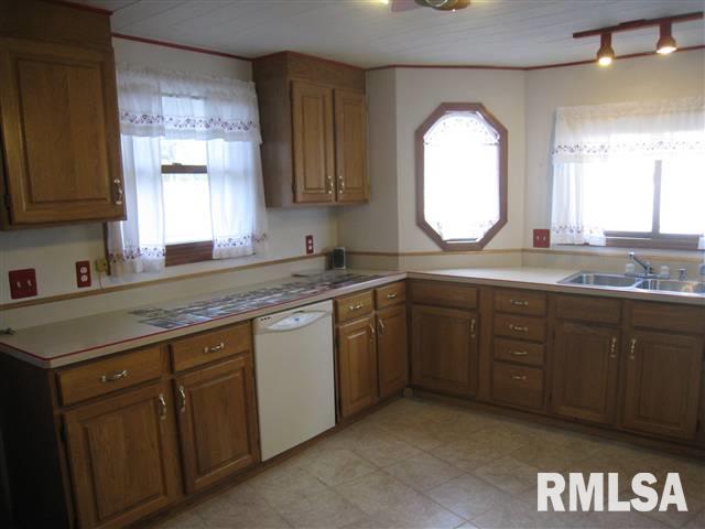 319 Main Street Bennett, IA 52721 - Photo 9 of 24 Gallery Image 9