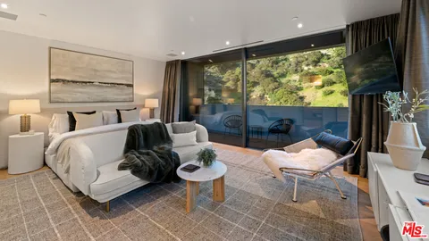 $12,000,000 | 2341 Gloaming Way, Beverly Hills, CA 90210