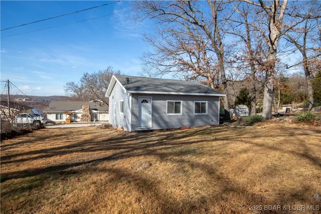 $169,900 | 208 Greenbay Terrace, Sunrise Beach, MO 65079