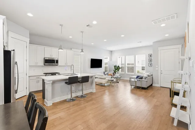 $2,200 | 3113 Paul Quinn Street, Houston, TX 77091