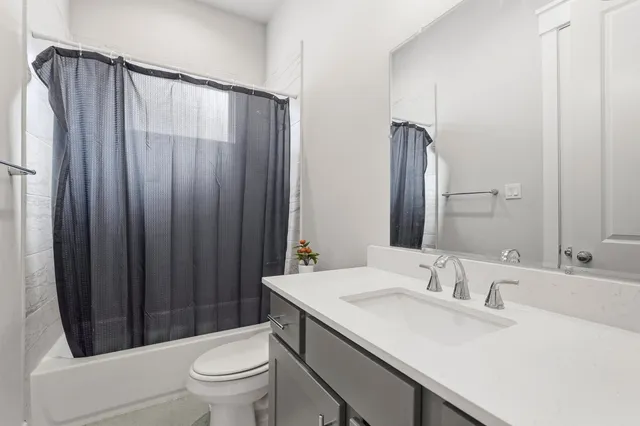 $2,200 | 3113 Paul Quinn Street, Houston, TX 77091