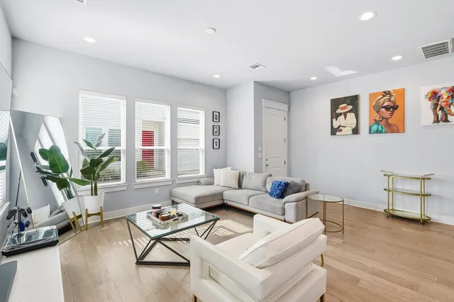 $2,200 | 3113 Paul Quinn Street, Houston, TX 77091