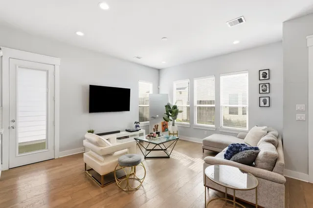 $2,200 | 3113 Paul Quinn Street, Houston, TX 77091