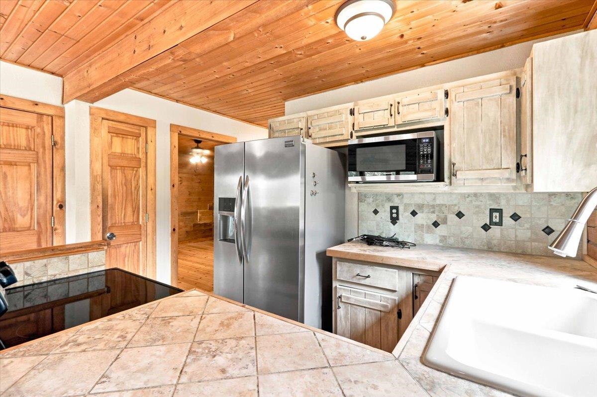 W9988 River Oaks Road Poynette, WI 53955 - Photo 11 of 66