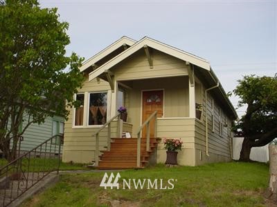 2002 Rockefeller Avenue Everett, WA 98201 - Photo 1 of 1 a front view of a house with garden