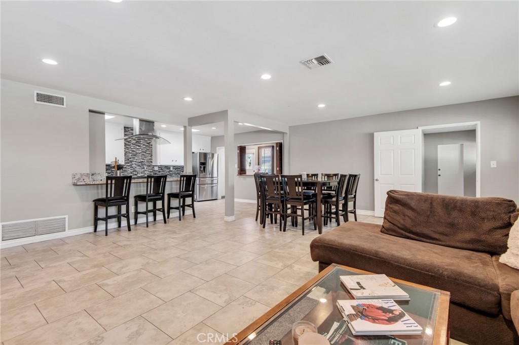 212 Barret Road Riverside, CA 92507 - Photo 4 of 29