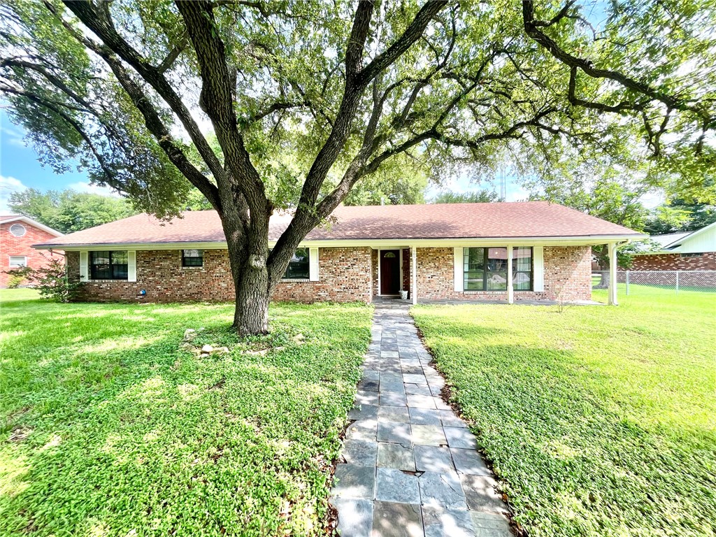 909 Anderson Street Hearne, TX 77859 - Photo 1 of 22