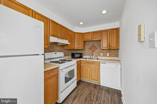 $235,000 | 924 Fairfax Road, Drexel Hill, PA 19026