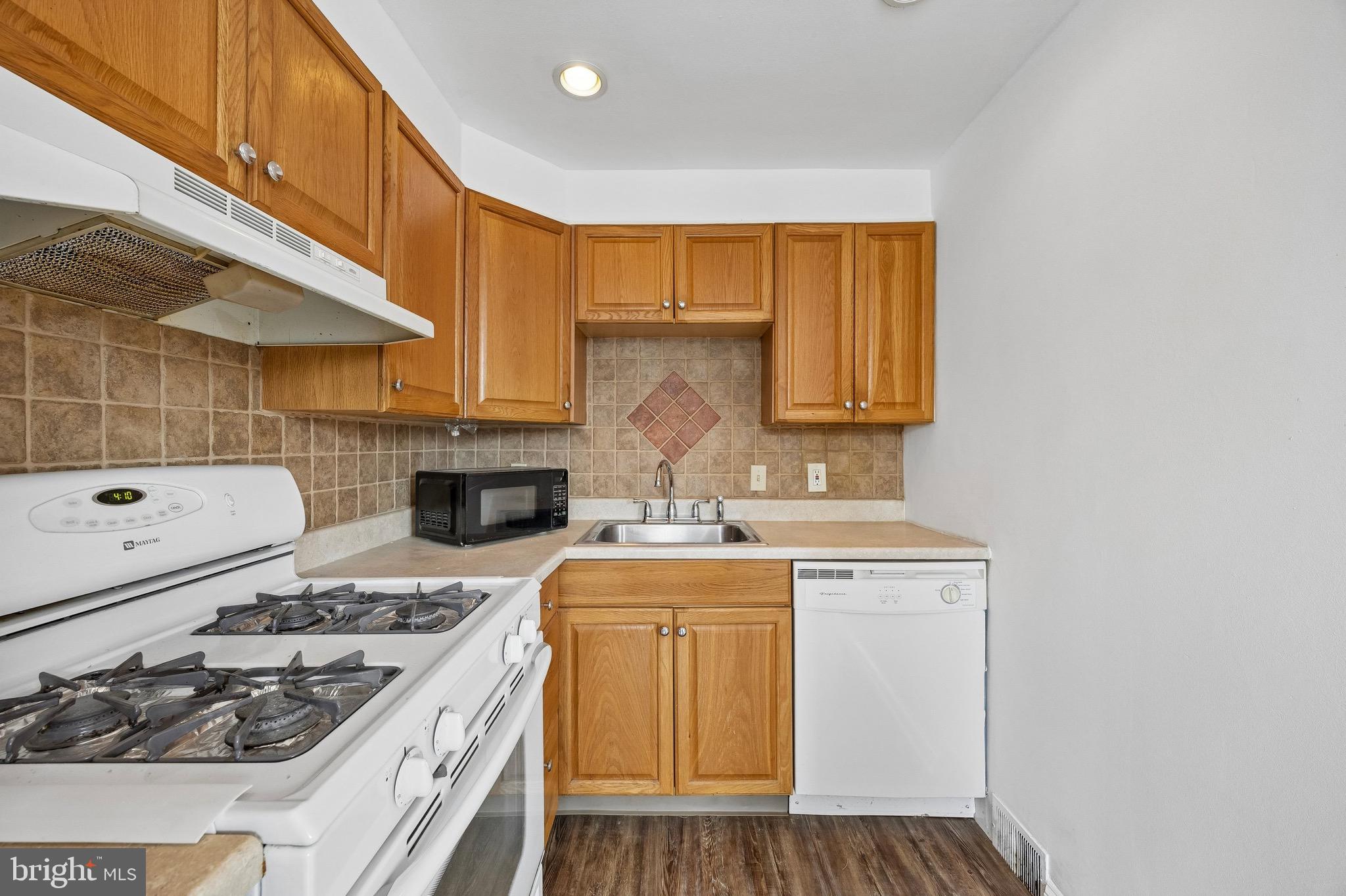 924 Fairfax Road Drexel Hill, PA 19026 - Photo 15 of 26