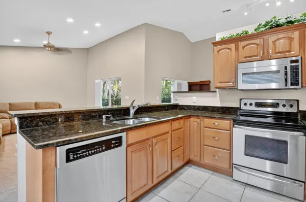 $8,500 | 3511 Northwest 4th Avenue, Boca Raton, FL 33431