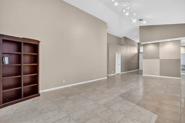 $8,500 | 3511 Northwest 4th Avenue, Boca Raton, FL 33431