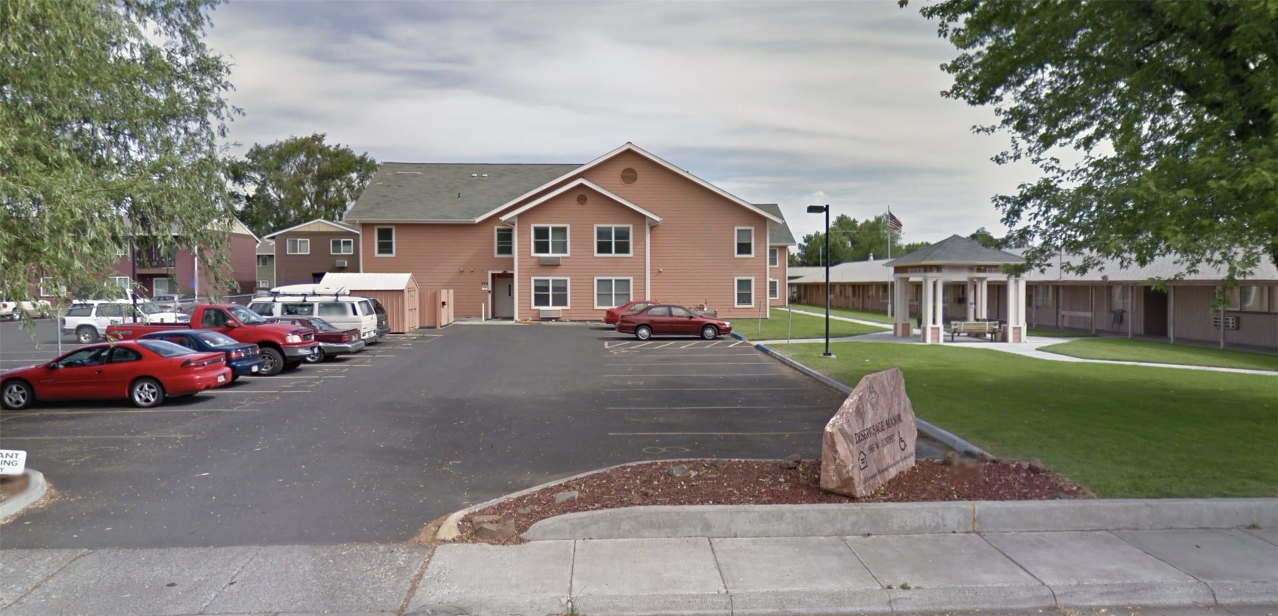 986 West Juniper Avenue Hermiston, OR 97838 - Photo 2 of 10