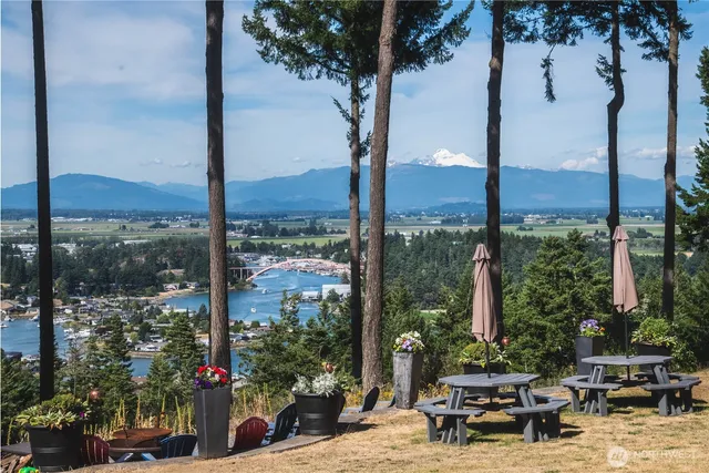 $2,595,000 | 11 Eagles Nest Drive, La Conner, WA 98257