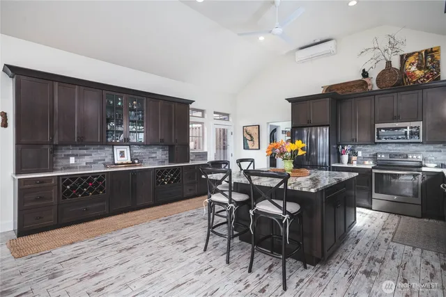 $2,595,000 | 11 Eagles Nest Drive, La Conner, WA 98257