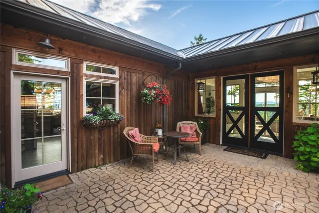 $2,595,000 | 11 Eagles Nest Drive, La Conner, WA 98257