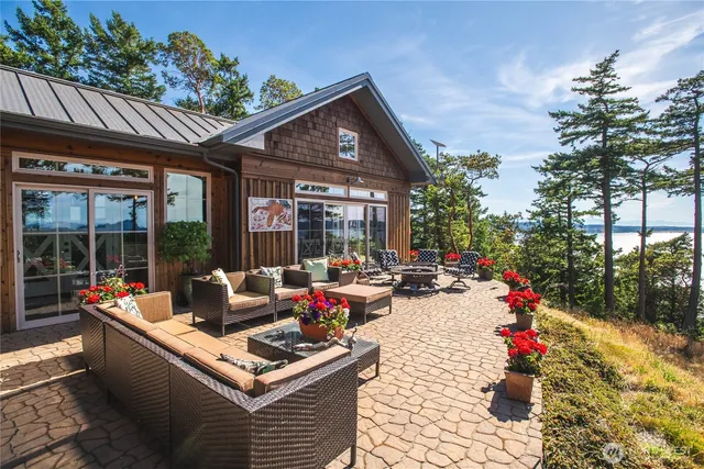 $2,595,000 | 11 Eagles Nest Drive, La Conner, WA 98257