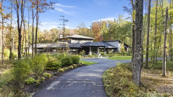 $5,750,000 | 6941 Youngren Road, Three Oaks, MI 49128