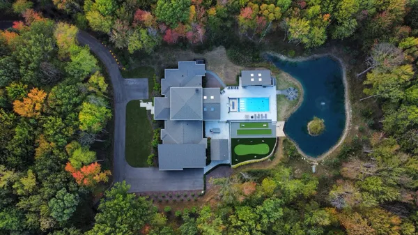 $5,750,000 | 6941 Youngren Road, Three Oaks, MI 49128