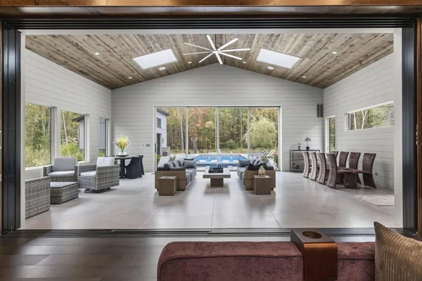 $5,750,000 | 6941 Youngren Road, Three Oaks, MI 49128