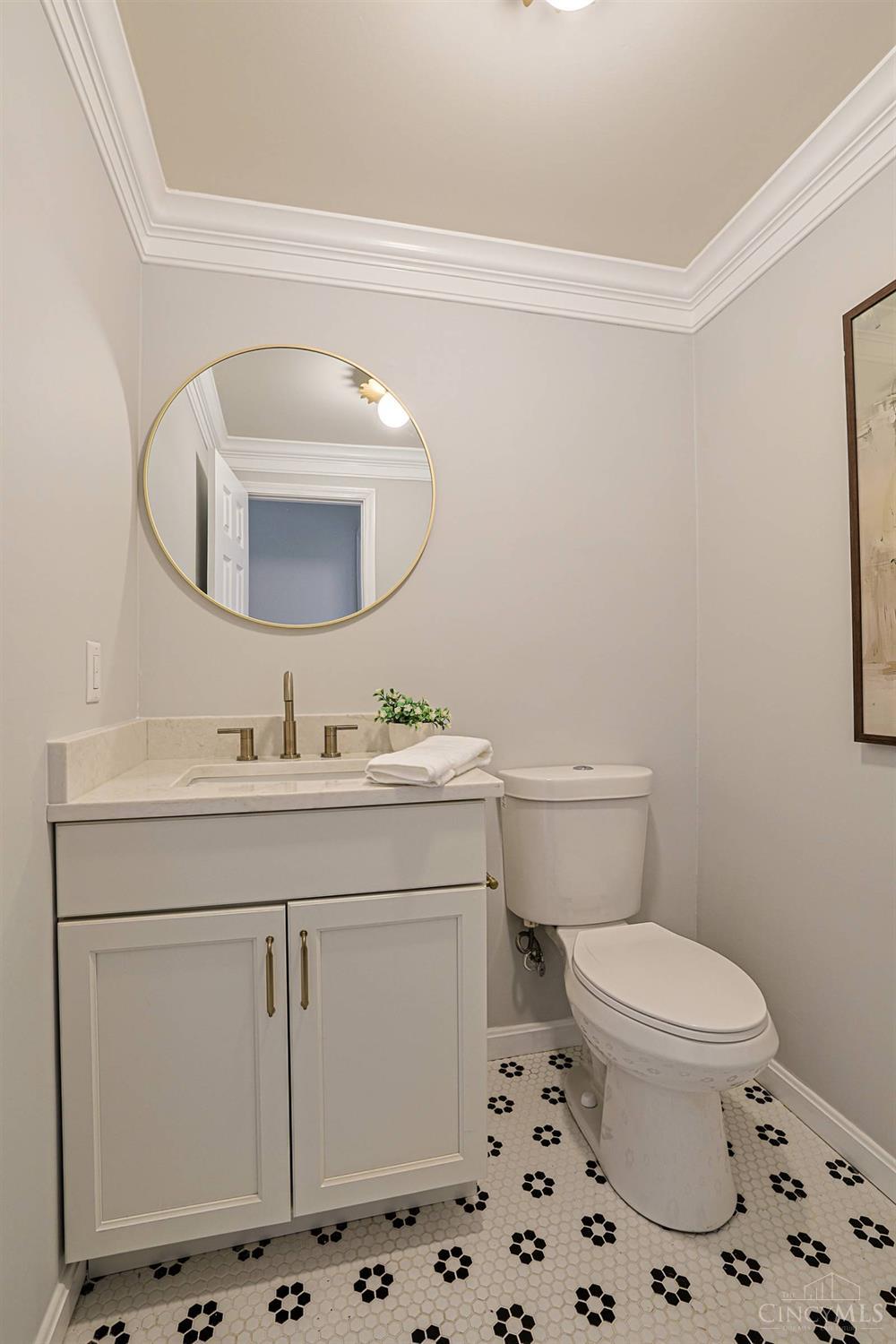 7811 Shawnee Run Road Cincinnati, OH 45243 - Photo 36 of 71