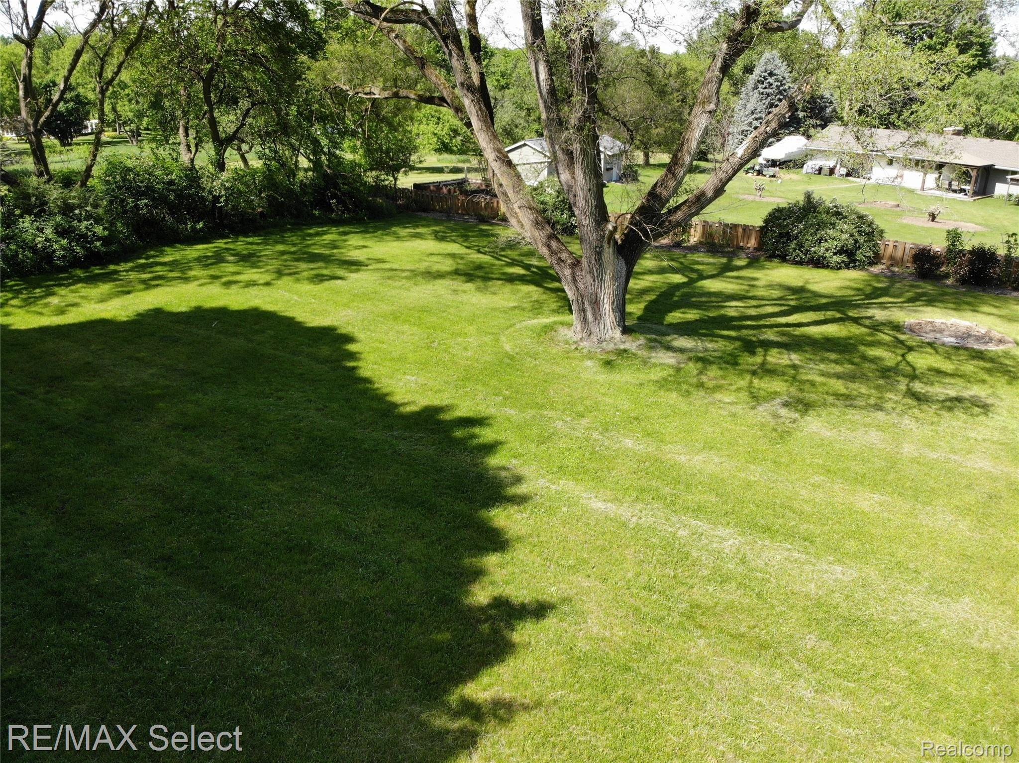 11517 Hartland Road Fenton, MI 48430 - Photo 76 of 79 11517 Hartland Road - Aerial 20.JPG