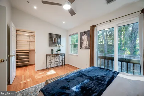 $980,000 | 122 Sanborn Place, Alexandria, VA 22305