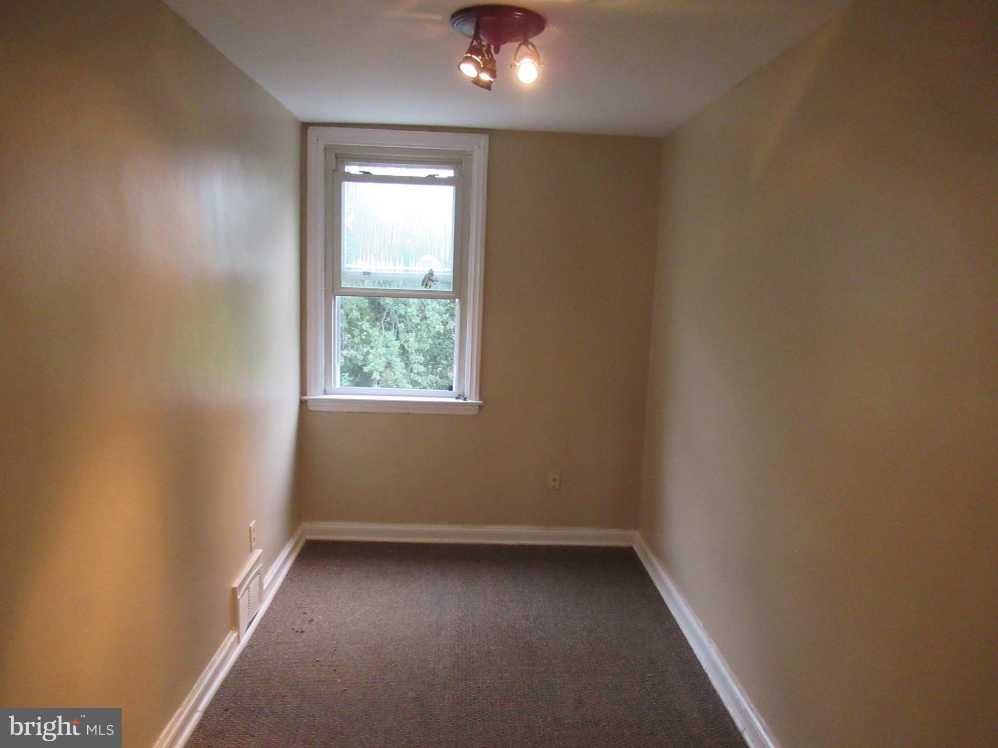 136 Golf Road Darby, PA 19023 - Photo 20 of 23
