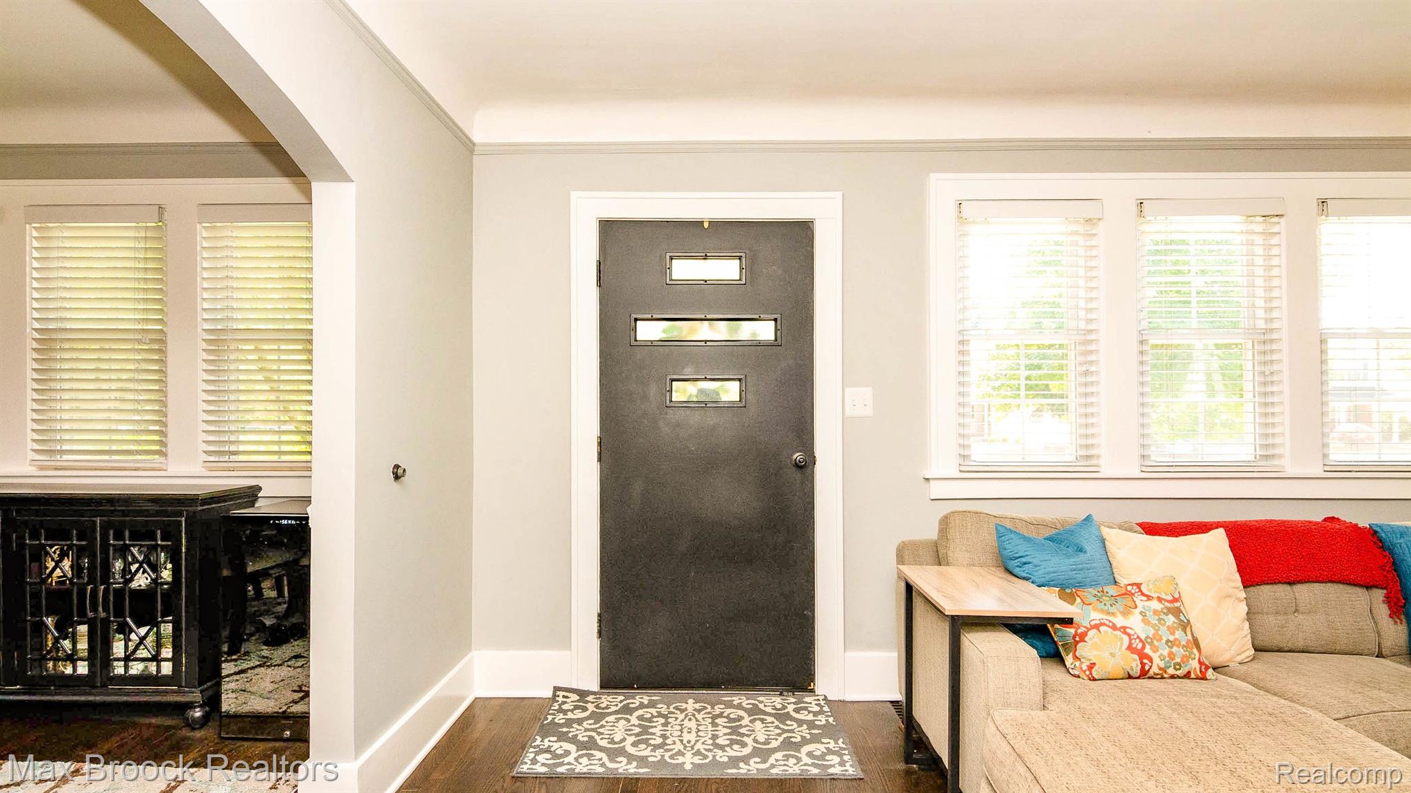 121 Woodside Road Royal Oak, MI 48073 - Photo 3 of 49 Gallery Image 3