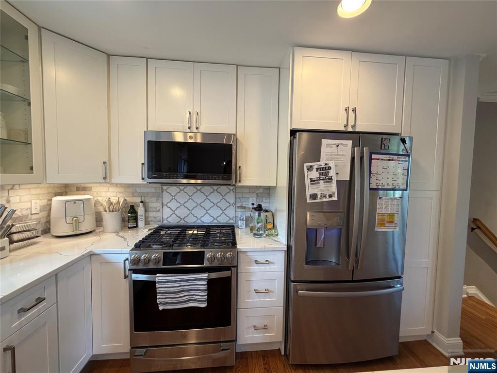 31 Clinton Lane Wayne, NJ 07470 - Photo 12 of 38