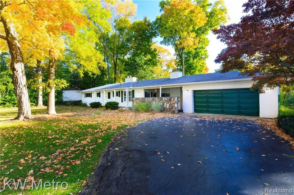 28240 Quail Hollow Road Farmington Hills, MI 48331 - Photo 1 of 22