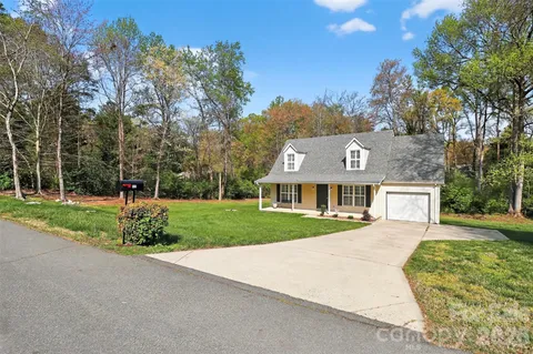 $275,000 | 612 Flowe Drive, Charlotte, NC 28213