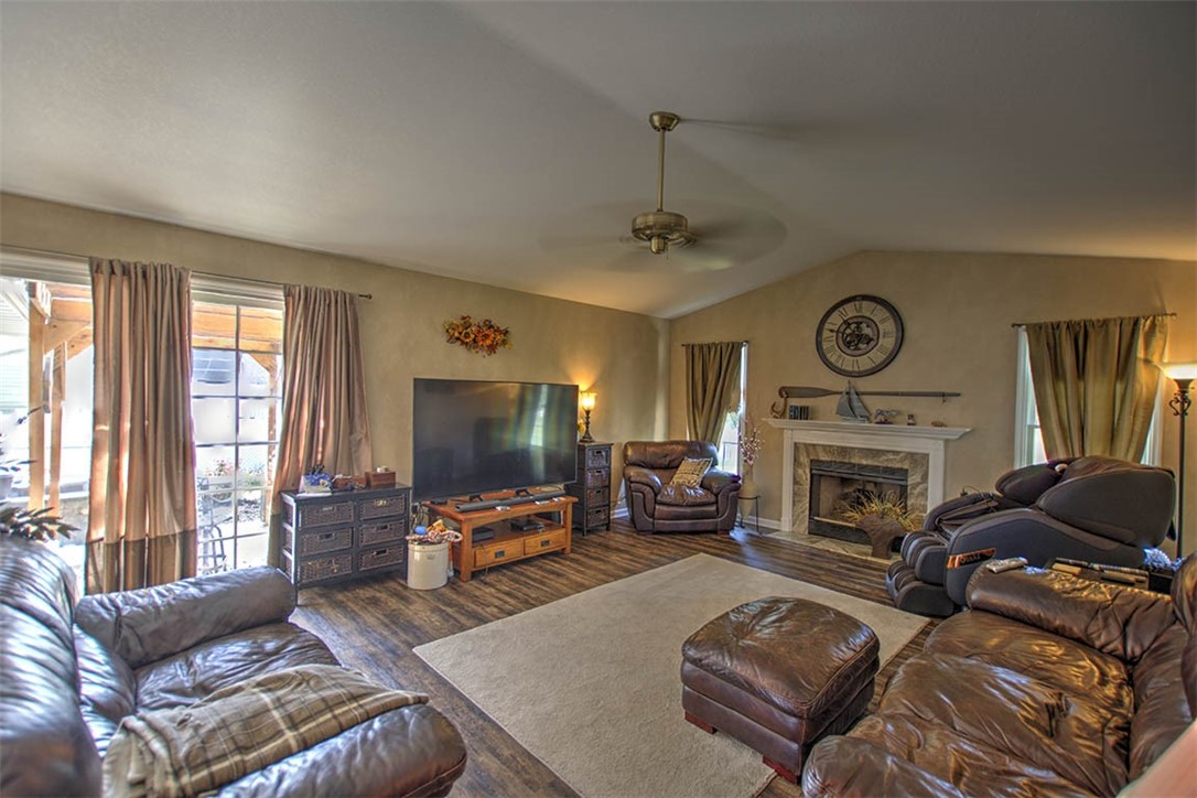 6865 Angela Drive Decatur, IL 62521 - Photo 8 of 28
