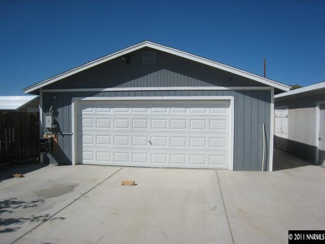 6263 Jacobs Road Fallon, NV 89406 - Photo 6 of 13 a front view of a house