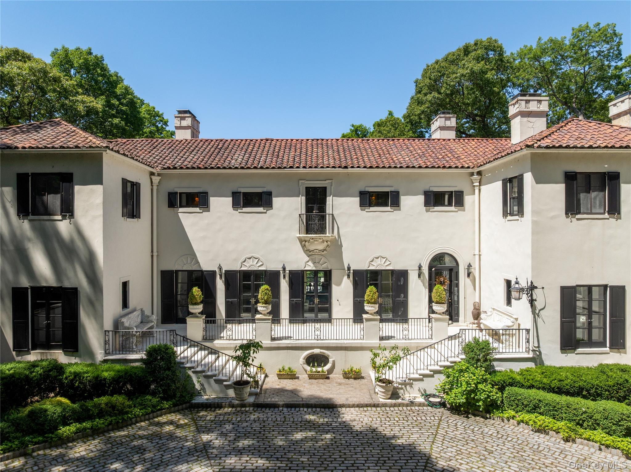 100 Horseshoe Road Mill Neck, NY 11765 - Photo 4 of 29 Gallery Image 4