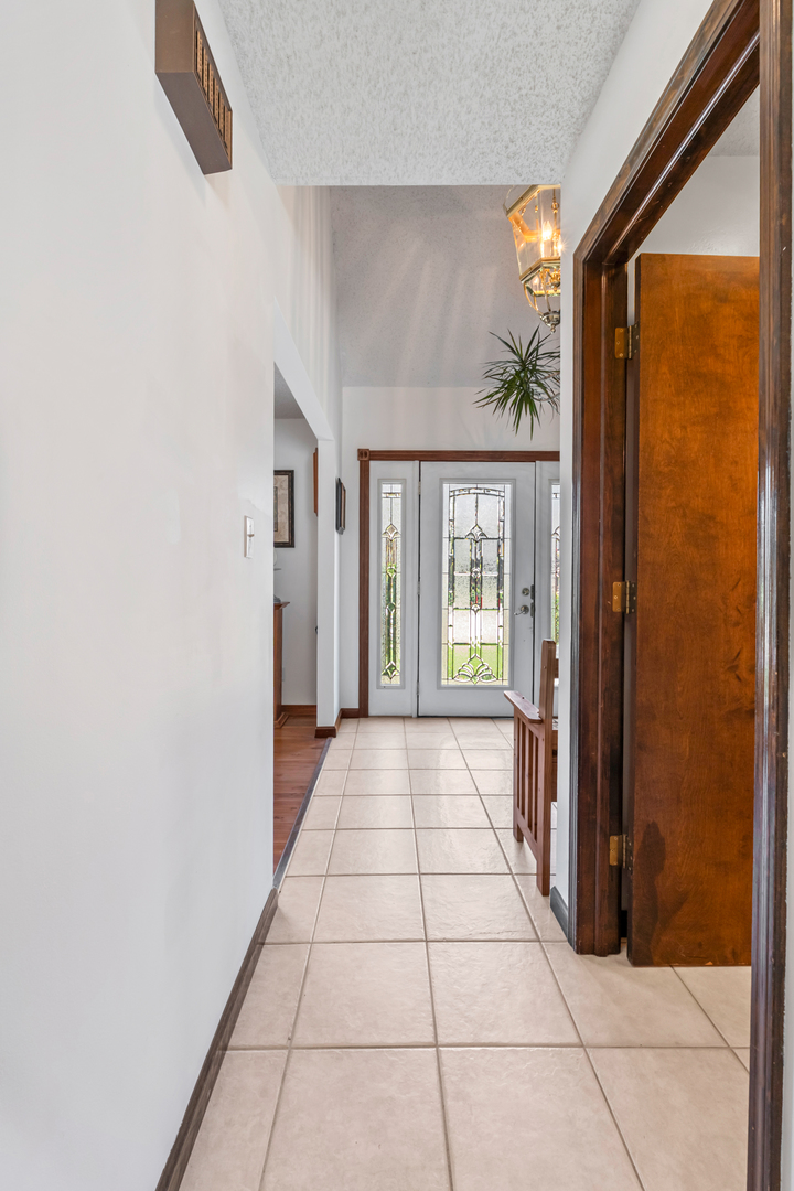 1908 Woodfield Road Champaign, IL 61822 - Photo 19 of 55