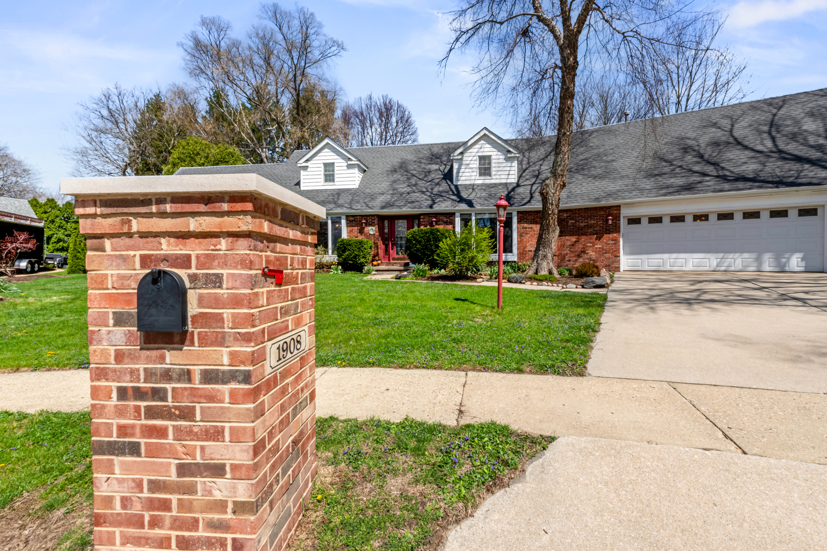 1908 Woodfield Road Champaign, IL 61822 - Photo 7 of 55