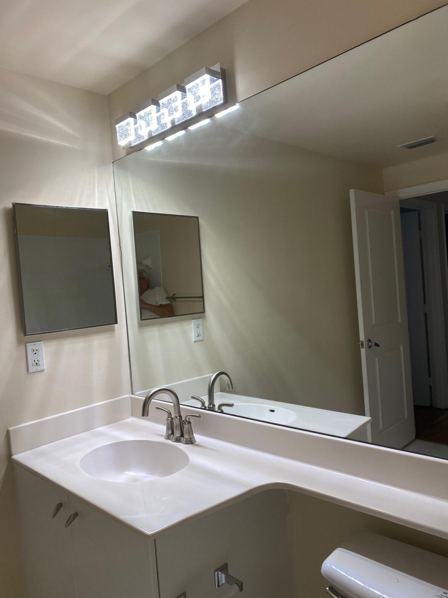 5960 West Sample Road, Unit 208 Coral Springs, FL 33067 - Photo 5 of 11 bath1