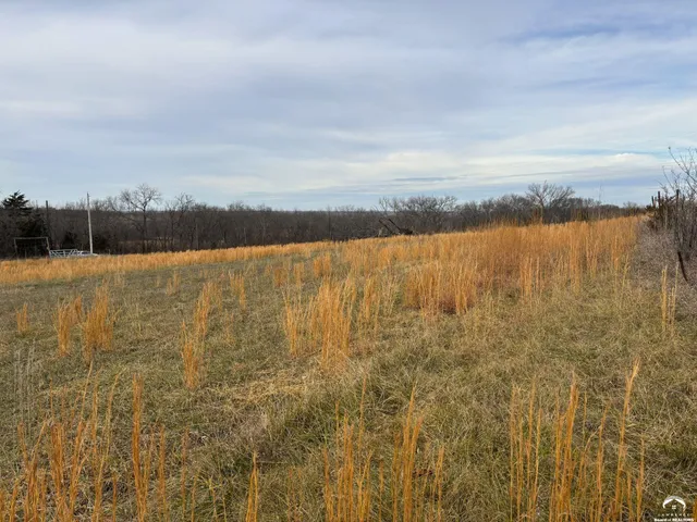 $100,000 | 1200 Southeast Stanley Road, Tecumseh, KS 66542