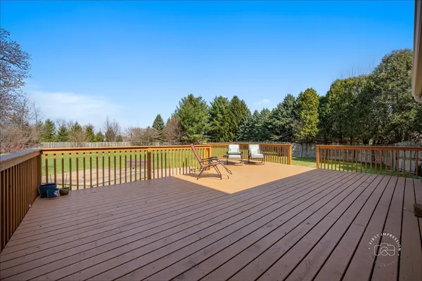 $550,000 | 2S904 Heritage Glen Court, Batavia, IL 60510