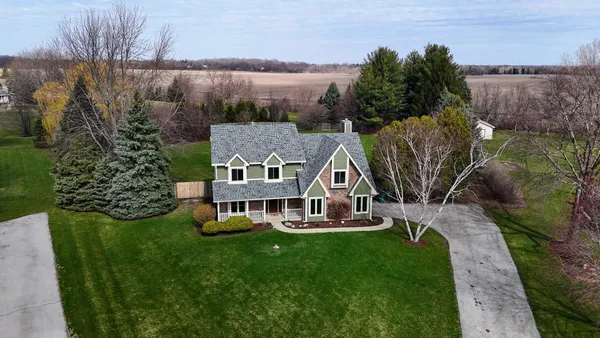 $550,000 | 2S904 Heritage Glen Court, Batavia, IL 60510