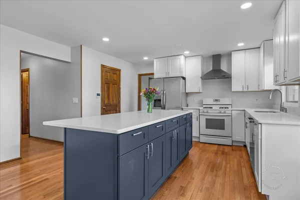 $550,000 | 2S904 Heritage Glen Court, Batavia, IL 60510
