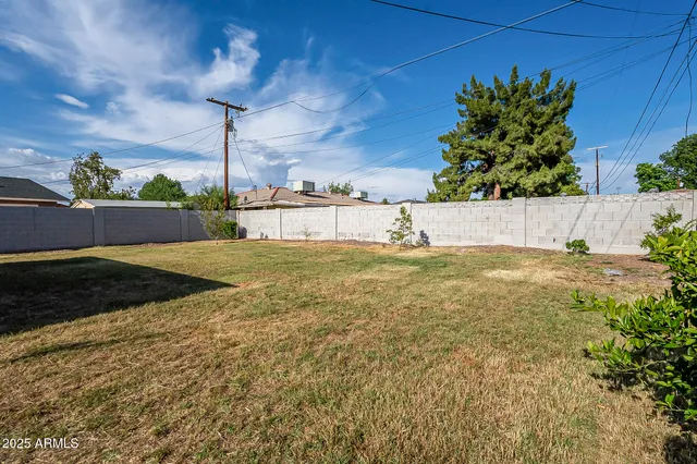 a view of a outdoor space