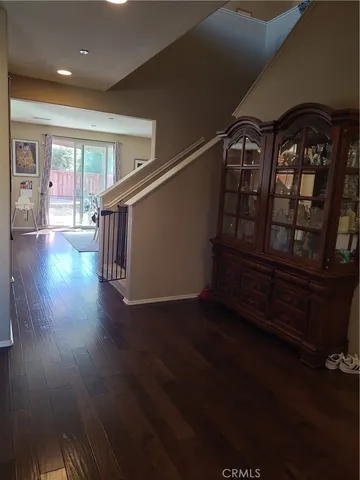 a view of entryway with livingroom