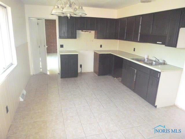 866 Independence Road Toledo, OH 43607 - Photo 7 of 16 Gallery Image 7