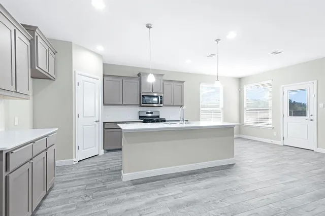 $2,895 | 15501 Balham Path, Fort Worth, TX 76247