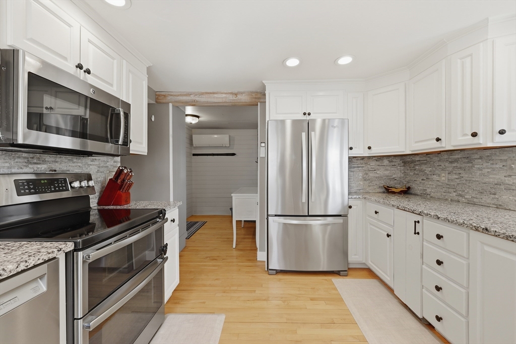 51 Spring Street Lunenburg, MA 01462 - Photo 7 of 42