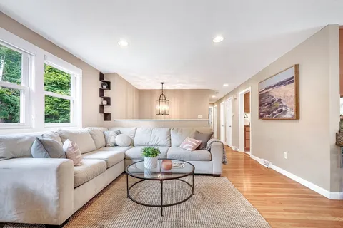 $988,000 | 104 Hartwell Road, Bedford, MA 01730